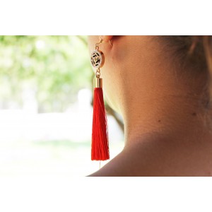 Pendientes de flecos rojo. P005.