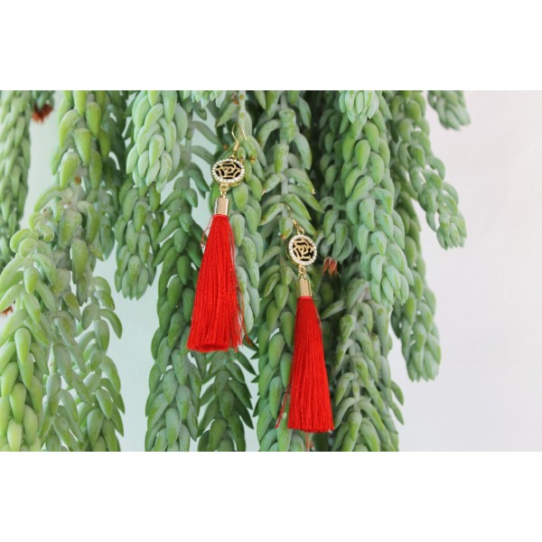 Pendientes de flecos rojo. P005.