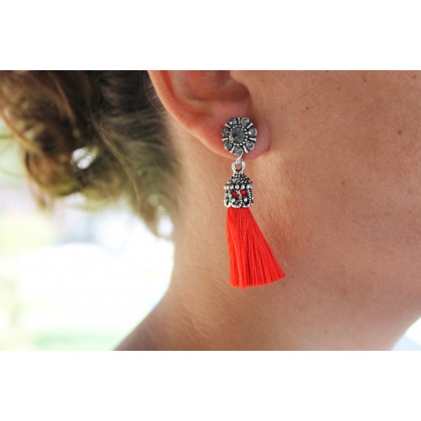Pendientes de flecos rojo. P006.