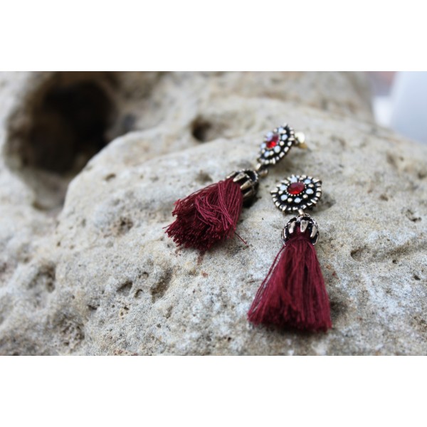 Pendientes de flecos rojo. P006.