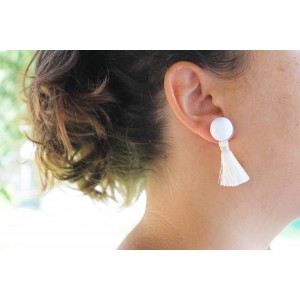 Pendientes de flecos blanco. P009.